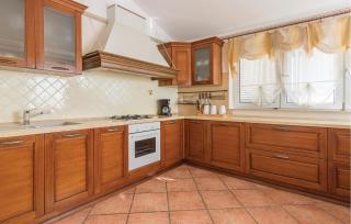 2 Bedroom Amazing Apartment In Pula - 7