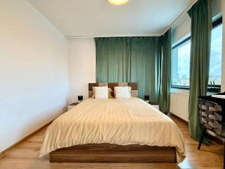 Panorama View Retreat - Elegant City Studio - 1