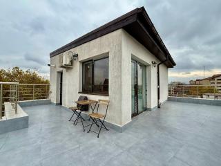 Panorama View Retreat - Elegant City Studio - 5