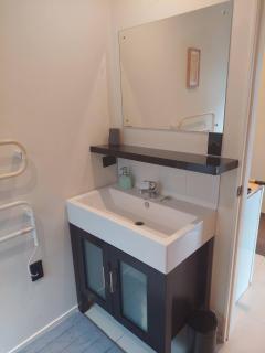 Neat one Bedroom plus Living Room Apartment - 4