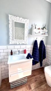 Kalliste Boutique Stays, Misty Shores Cottage - 3