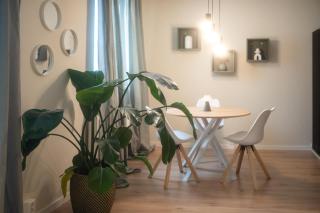 Stilvolles Apartment mit Balkon & WiFi -  - 8