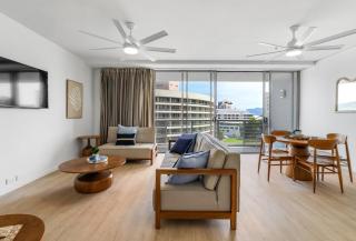 Marina Vista - Waterfront Stay near Dining and Markets - 0