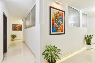 FabHotel Raas Inn - 8