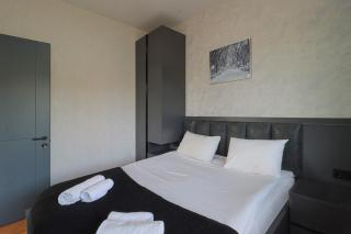 Newly Renovated Stylish Apart W stunning views - 3