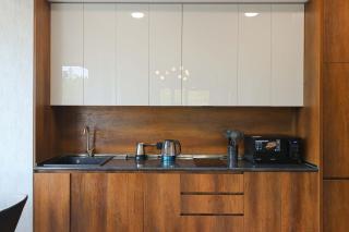 Newly Renovated Stylish Apart W stunning views - 6