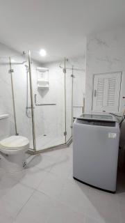 Beachfront 3BR Condo with Ocean-View Balcony - 1