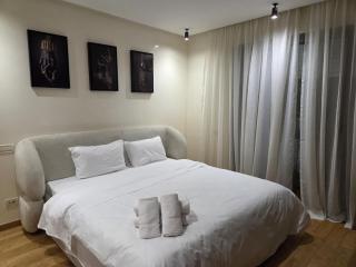 Luxury 1 bedroom at La marina - 3