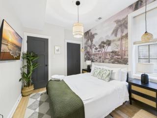 2BR Private Patio, WD, & Free Parking - 0