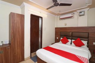 Hotel O by OYO Surya Continental - 1