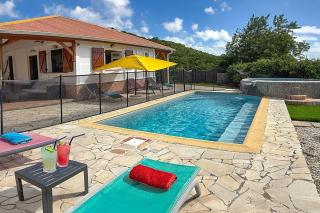 Villa créole et bien etre exclusif avec piscine et jacuzzi privé - 2
