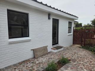 Swallows Nest Garden Cottage - 6