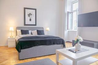 Prime Location Chic Apt, Near AKH Hospital - 1