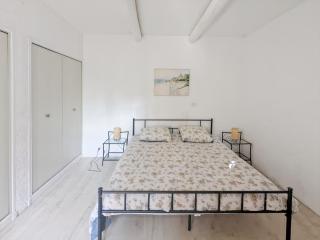 Charmant T3 dans un mas provençal proche Avignon - 1