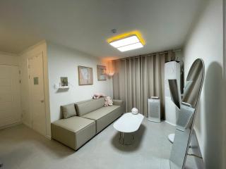 Stay Young #3 Rooms # 5 Beds # Line 2 Line 5 Yeongdeungpo-gu Office Station #Hongdae # Yeouido - 4