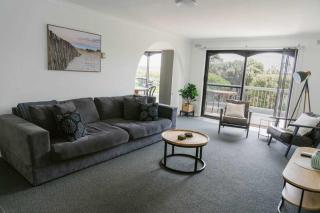 Beacon Point House - 1