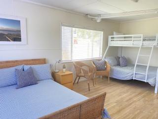Rileys Retreat - coastal home close to beach - 4
