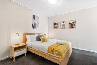 2BR Apt - Near Yarra River Promenade & CBD - 8