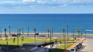 Classic & Comfy Apartment, Steps to Sea & Tarmway - 6