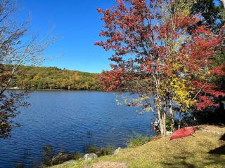 Lake Front-Maine Themed-Soaking Tub-Fire Pit-Kayak - 1