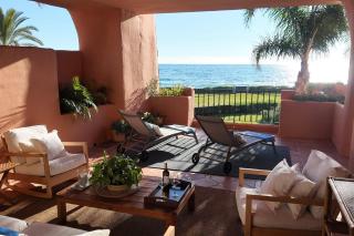 Exclusive 1 line Beach Apartment in Marbella with Panoramic Views - 4