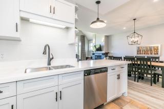 Sunny Days - Steps to Blue Mtn - Hot Tub & Shuttle - 3