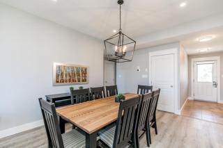 Sunny Days - Steps to Blue Mtn - Hot Tub & Shuttle - 1