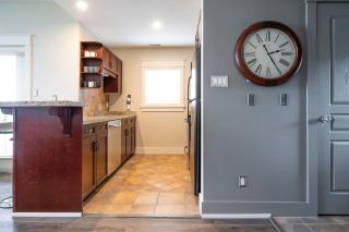 Bears Den - Hot Tub - Ski Views - Walk to Village - 4