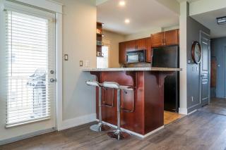 Bears Den - Hot Tub - Ski Views - Walk to Village - 3