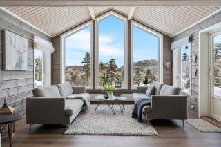 Modern Cabin Near Maldalsvatnet And Reinsnuten - 0