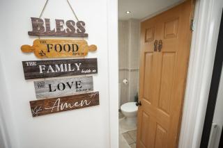 Spacious 5 Bed Family Home with Parking and Fast WiFi Leicester - 8