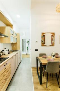 Modern with seasonal swimming pool- 1Bd 1Bth- Goyeneta - 2