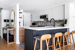 View to Blue - Walk to the Village Mountain Views - 8