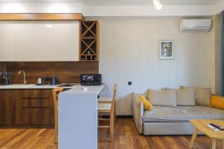 Newly Renovated Stylish 1BR Apartment For 4 - Tbilisi - 3