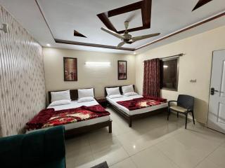 The Mall Luxury Guest House - 2