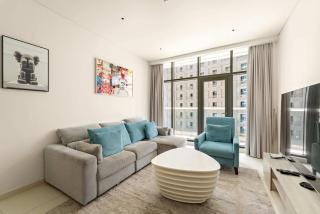 Stylish 1BR in Palm Jumeirah with Rooftop Pool - 8