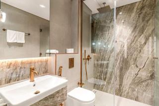 Luxurious Stay in JVC with Rooftop Pool & Gym - 4