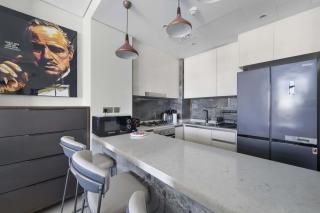 Elegant 1BR with Panoramic Views on Burj Khalifa - 9