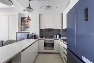 Elegant 1BR with Panoramic Views on Burj Khalifa - 7