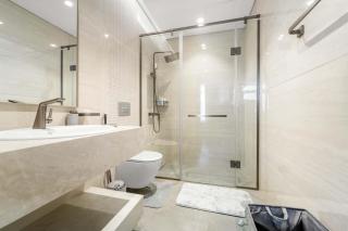 Elegant 1BR with Panoramic Views on Burj Khalifa - 3