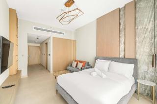 High-end studio with rooftop pool and gym - 8