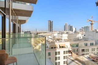 High-end studio with rooftop pool and gym - 2