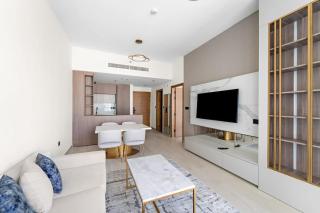 Luxurious 1 Bedroom Retreat with pool gym and game - 8