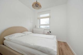 Beige Apartment in Wrocław with Parking and Balcony by Noclegi Renters - 9