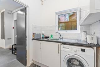 Hull City 1BR Apartment - The Windsor - Sleeps 2 - 3