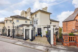 Park Terrace 3 Bed Apartment - 8