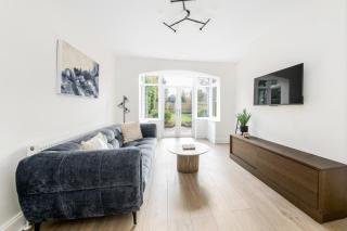 5 Sunderland Avenue - 1