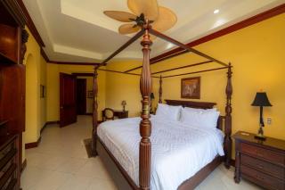 Bella Vista 8B 3 bedr 3 1 and half bath - 1