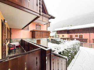 Villetta a schiera, giardino privato e box doppio - 9