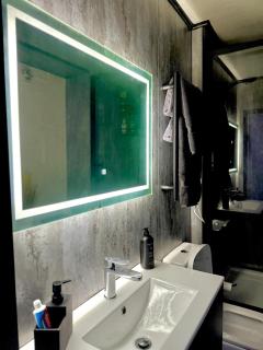 1-Bed Apartment - Sleeps 2 Wifi & Central - 7